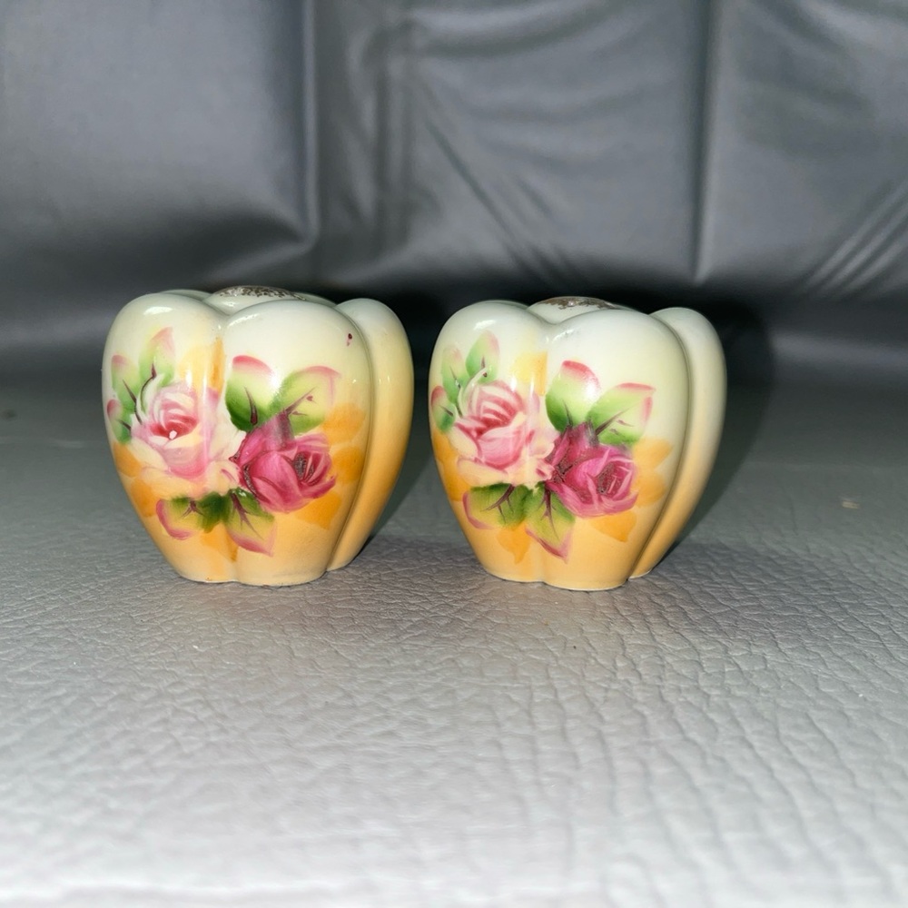 Vintage Lefton Trade Mark Floral Ceramic Salt and Pepper Shakers Made in Japan